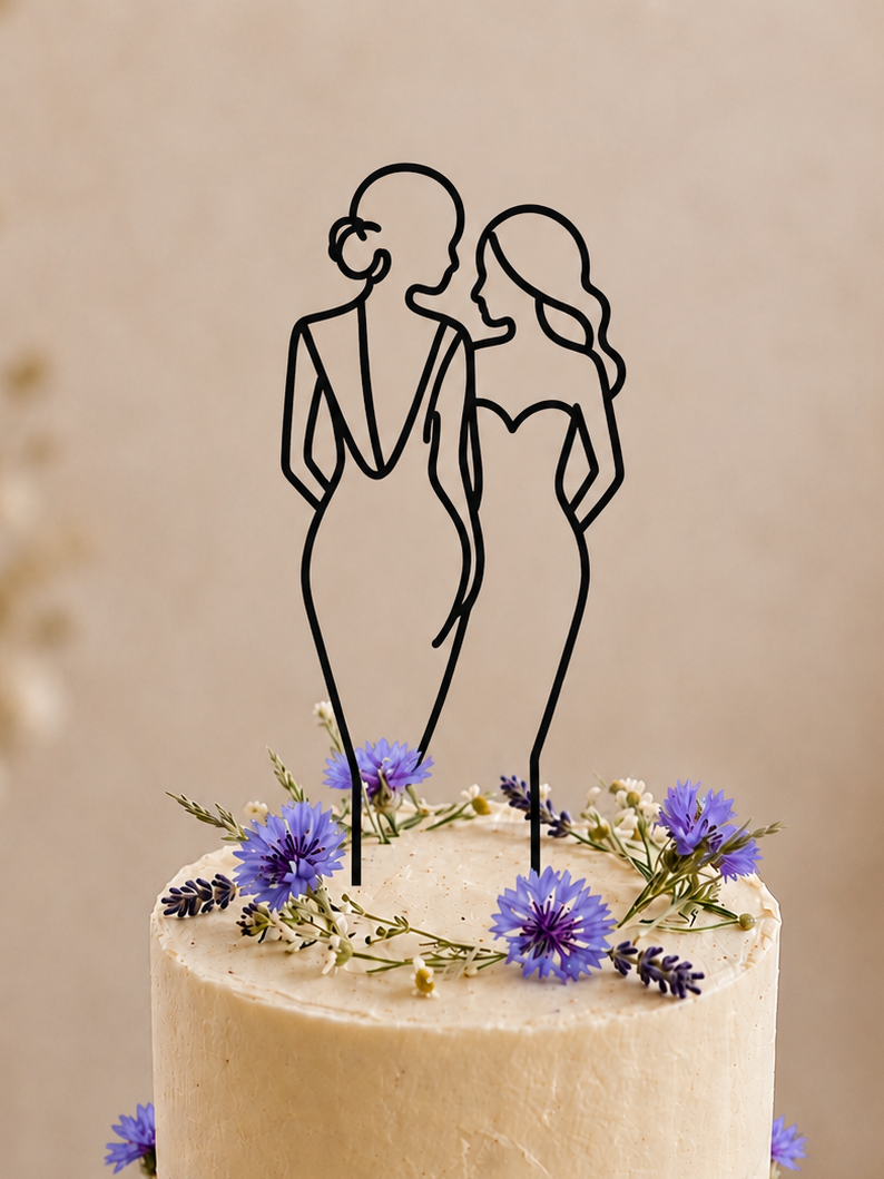 Eleganter Cake Topper „Line Art Couple Mrs. und Mrs.“ aus Holz oder Acryl – personalisierbare Hochzeitsfigur mit Datum