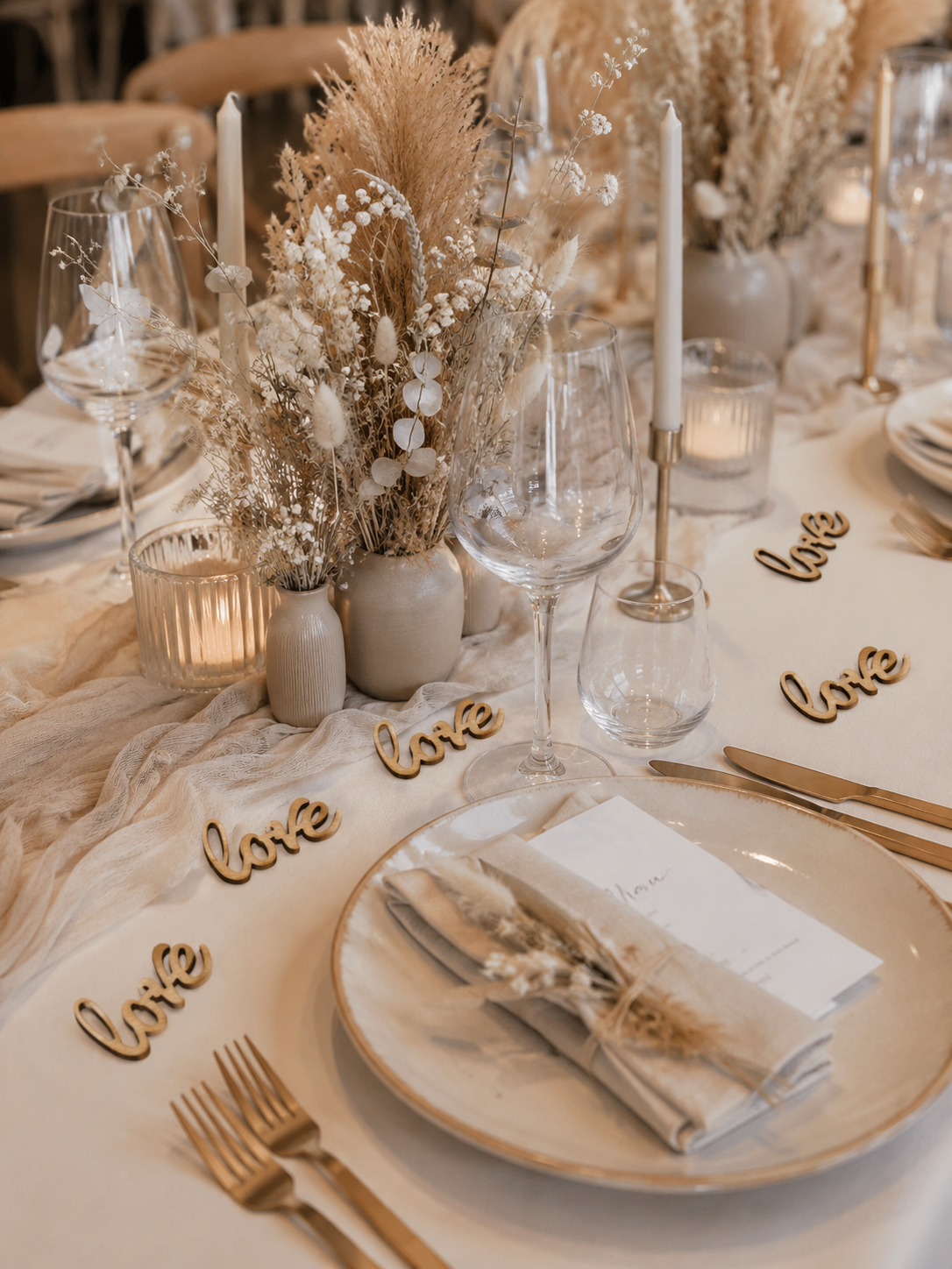 „Love“ Streudeko aus Holz oder Acryl – Romantische Tischdeko für Hochzeit und besondere Anlässe