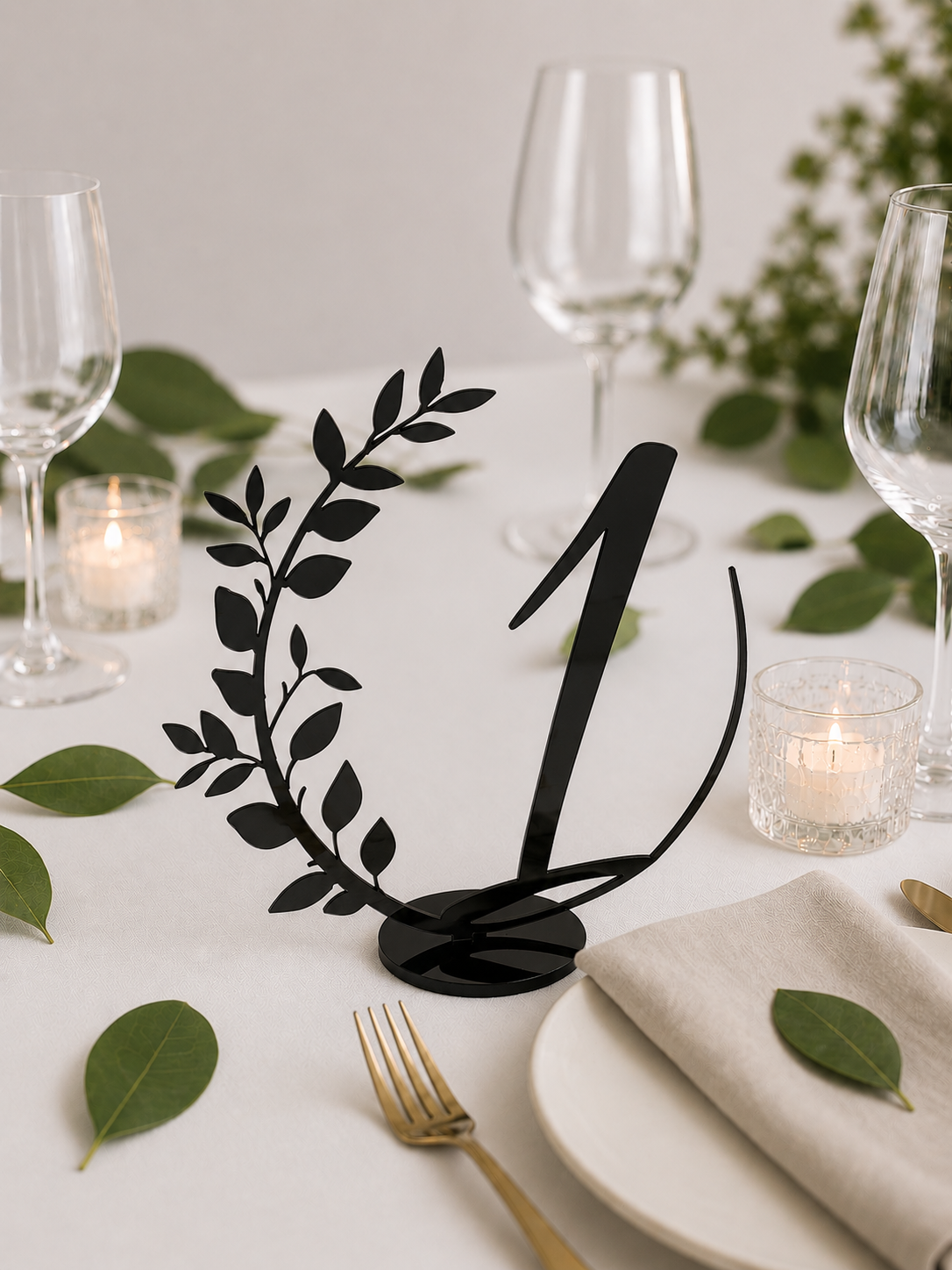Tischnummer aus Holz oder Acryl mit Eukalyptus Motiv – Elegante Tischdeko für Hochzeiten